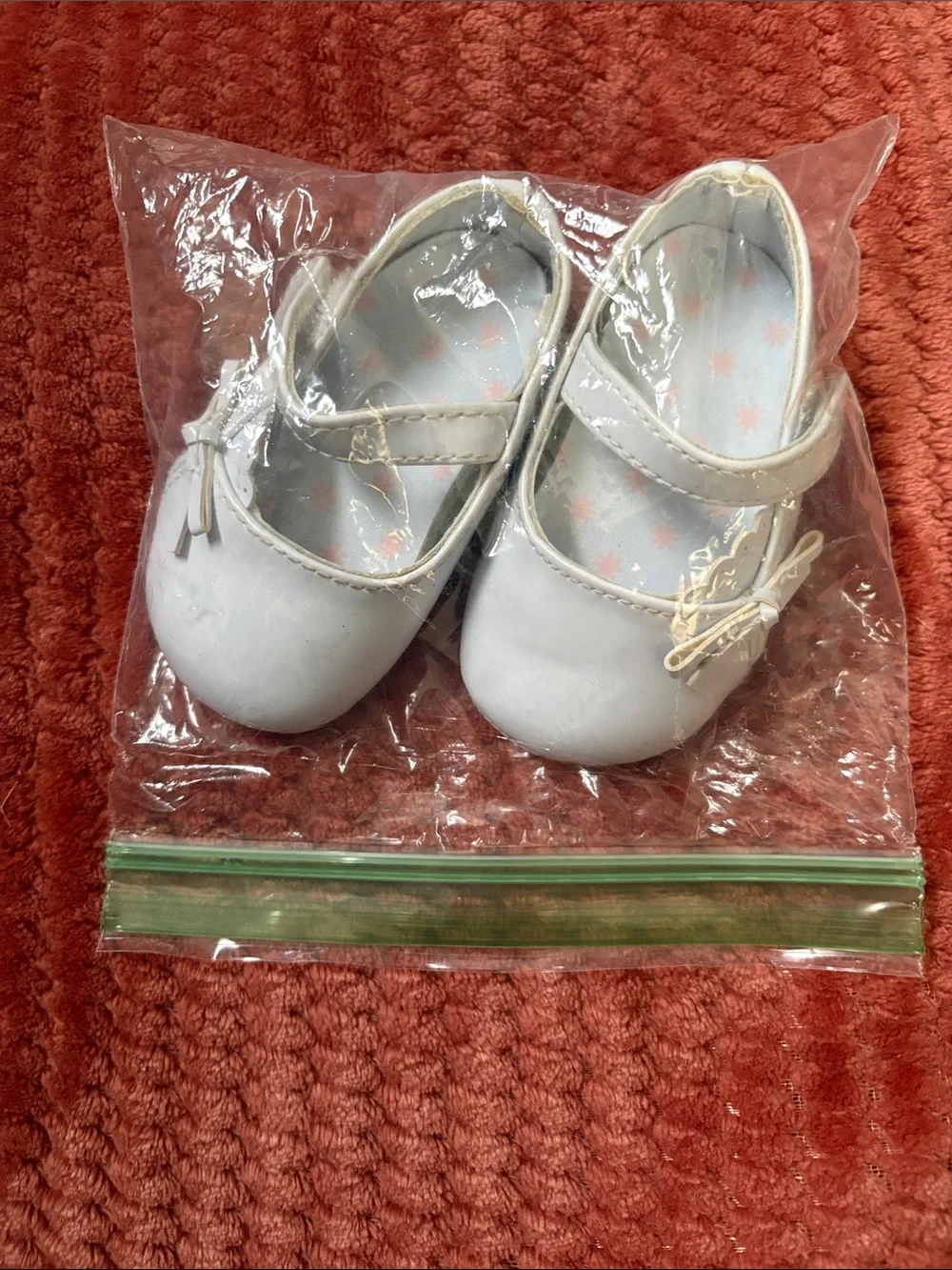 Baby Girls White Mary Jane Shoes with Bow
